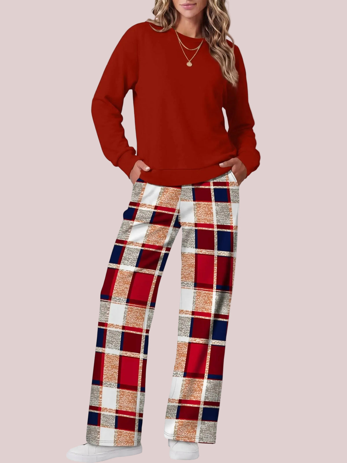 Women's Two-Piece Loungewear Set with Crew Neck Top & Printed Pants