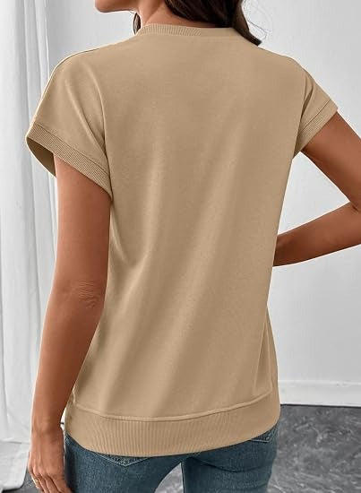 Women's Minimalist Solid Kangaroo Pocket Top