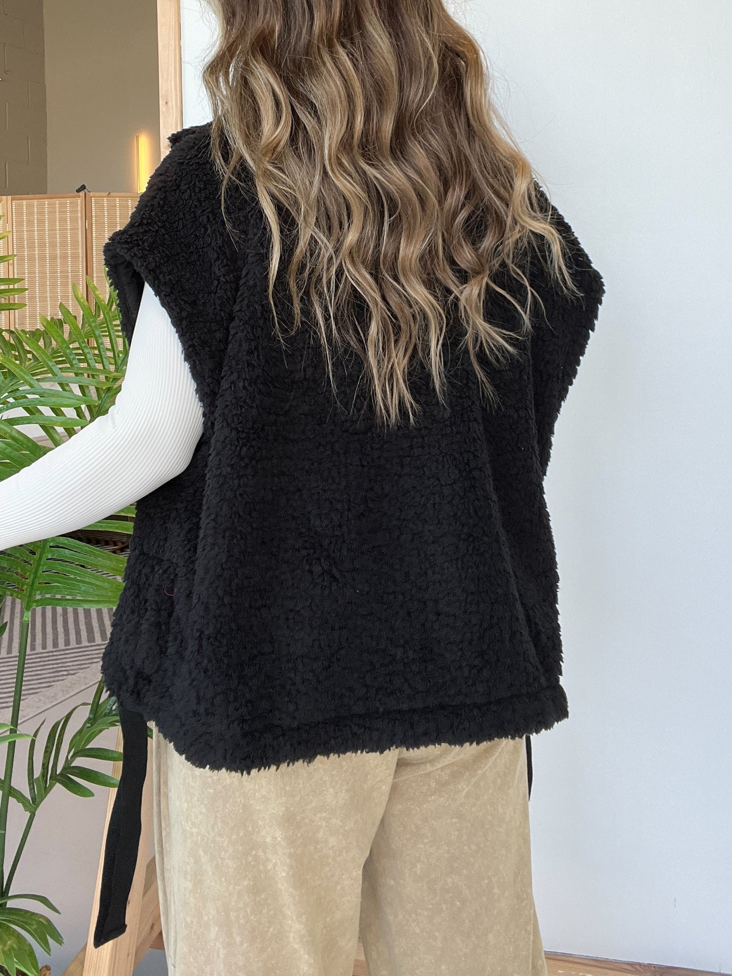 Women's Button Paneled Teddy Fleece Vest Jacket