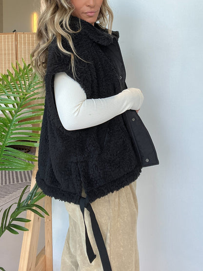 Women's Button Paneled Teddy Fleece Vest Jacket