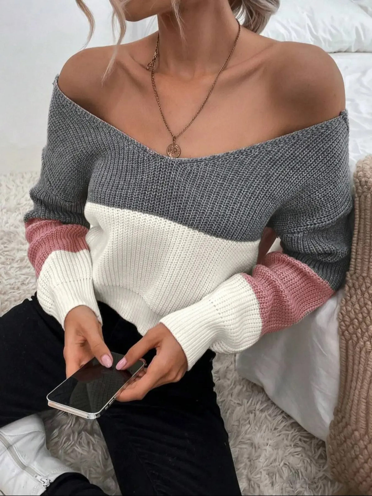 Women's Off Shoulder Color Block Twist Back Cropped Sweater