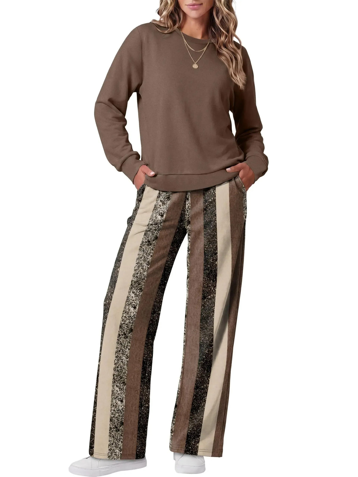 Women's Two-Piece Loungewear Set with Crew Neck Top & Printed Pants