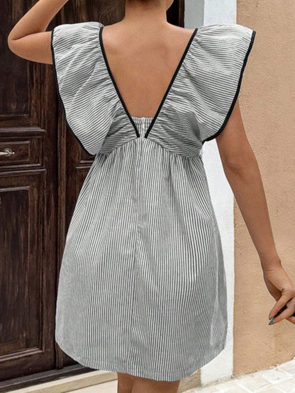 Women's Contrast Trim Flutter Sleeve Swing Dress