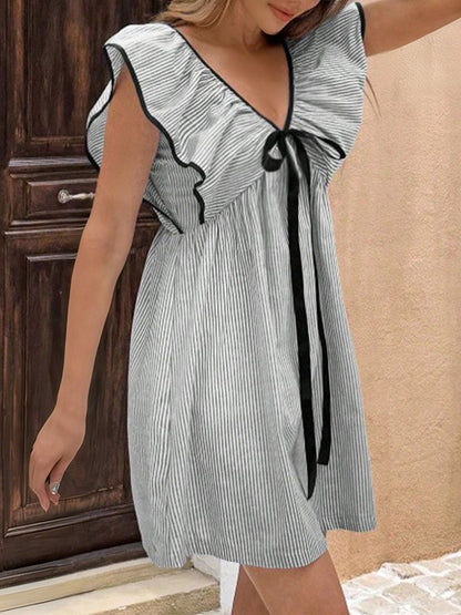 Women's Contrast Trim Flutter Sleeve Swing Dress